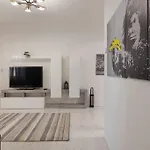 Casa Filo, Lo Scorcio Di Trieste